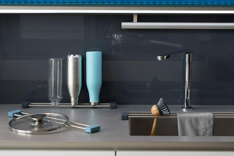Sanni Shoo DripLine Pure sink-organizer saves space in small kitchens.
