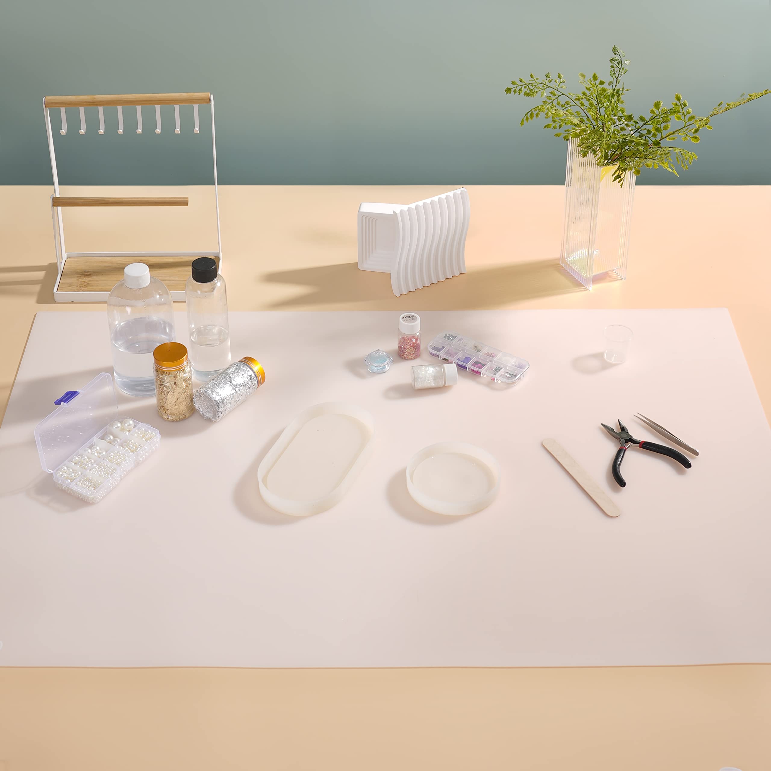 Sapid crafting mat for epoxy, paints and DIY projects