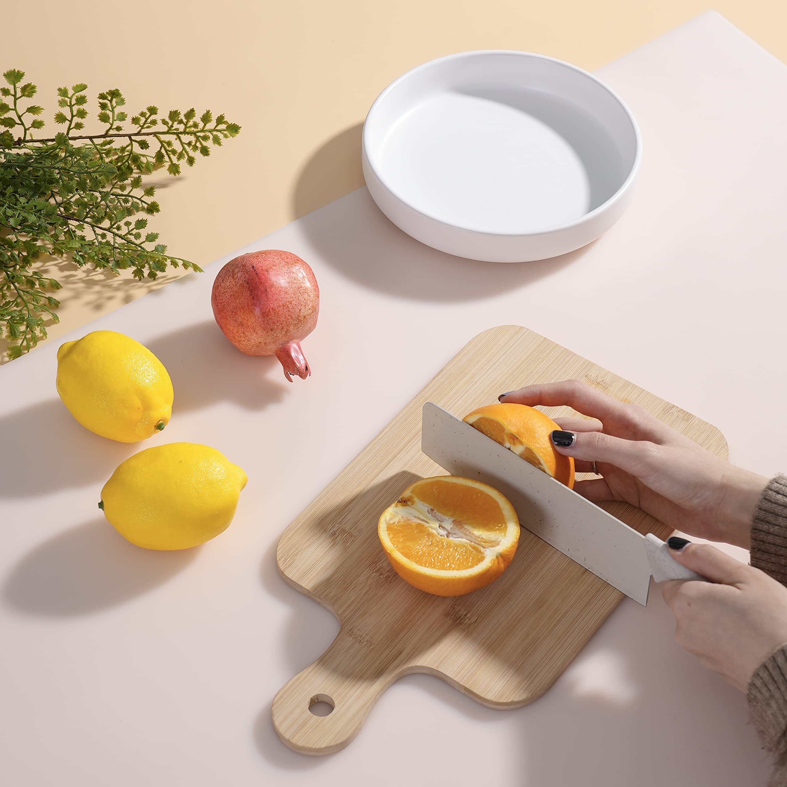 Sapid heat-resistant silicone mat protects countertops under appliances and hot items