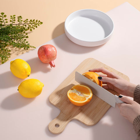 Sapid heat-resistant silicone mat protects countertops under appliances and hot items