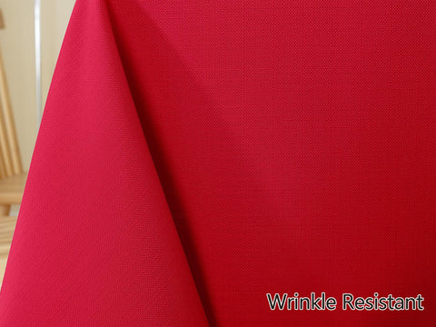 SASTYBALE 70-inch round Christmas tablecloth suited for indoor and outdoor use.