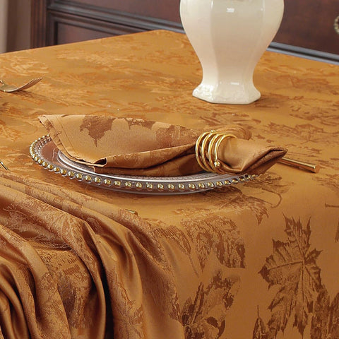 Indoor/outdoor dining with SASTYBALE fall tablecloth