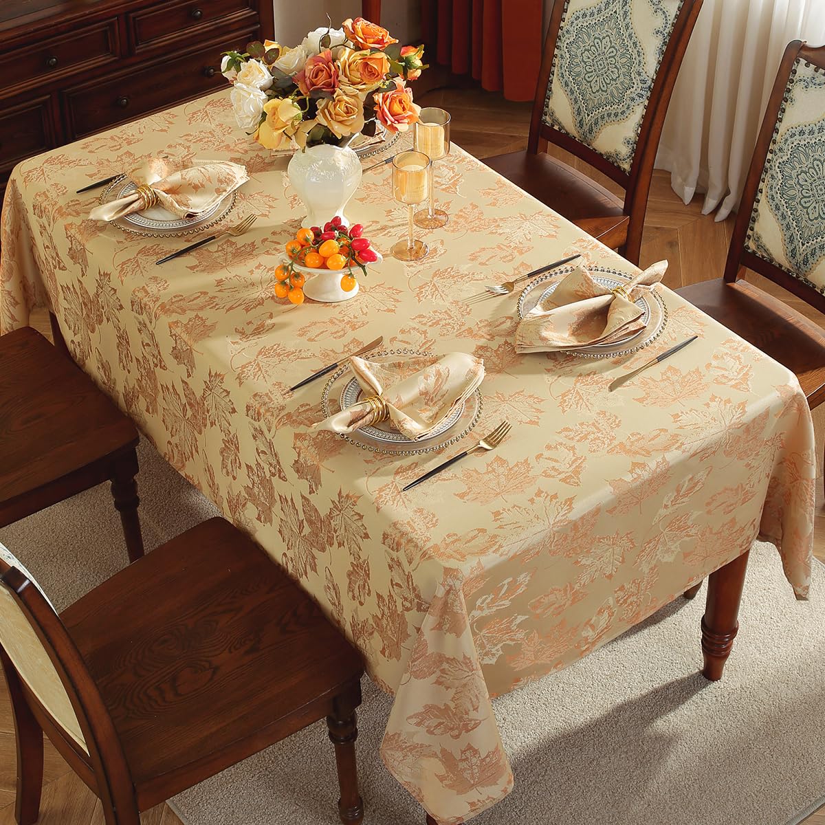 Waterproof coating beads spills on the SASTYBALE tablecloth, protecting surfaces.