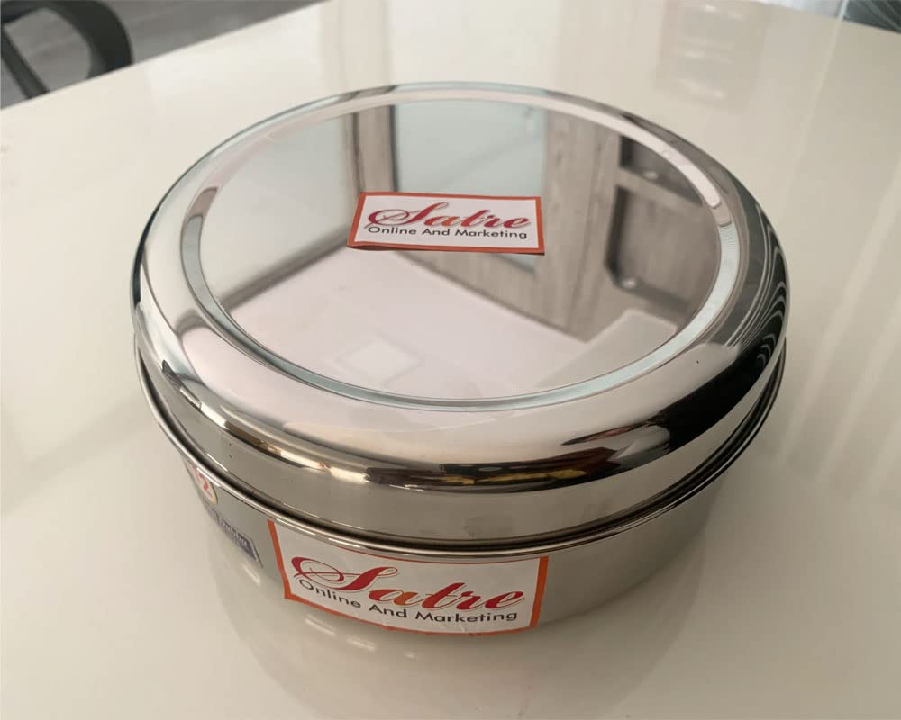 Satre spice box compact design for easy table storage and quick spice access.