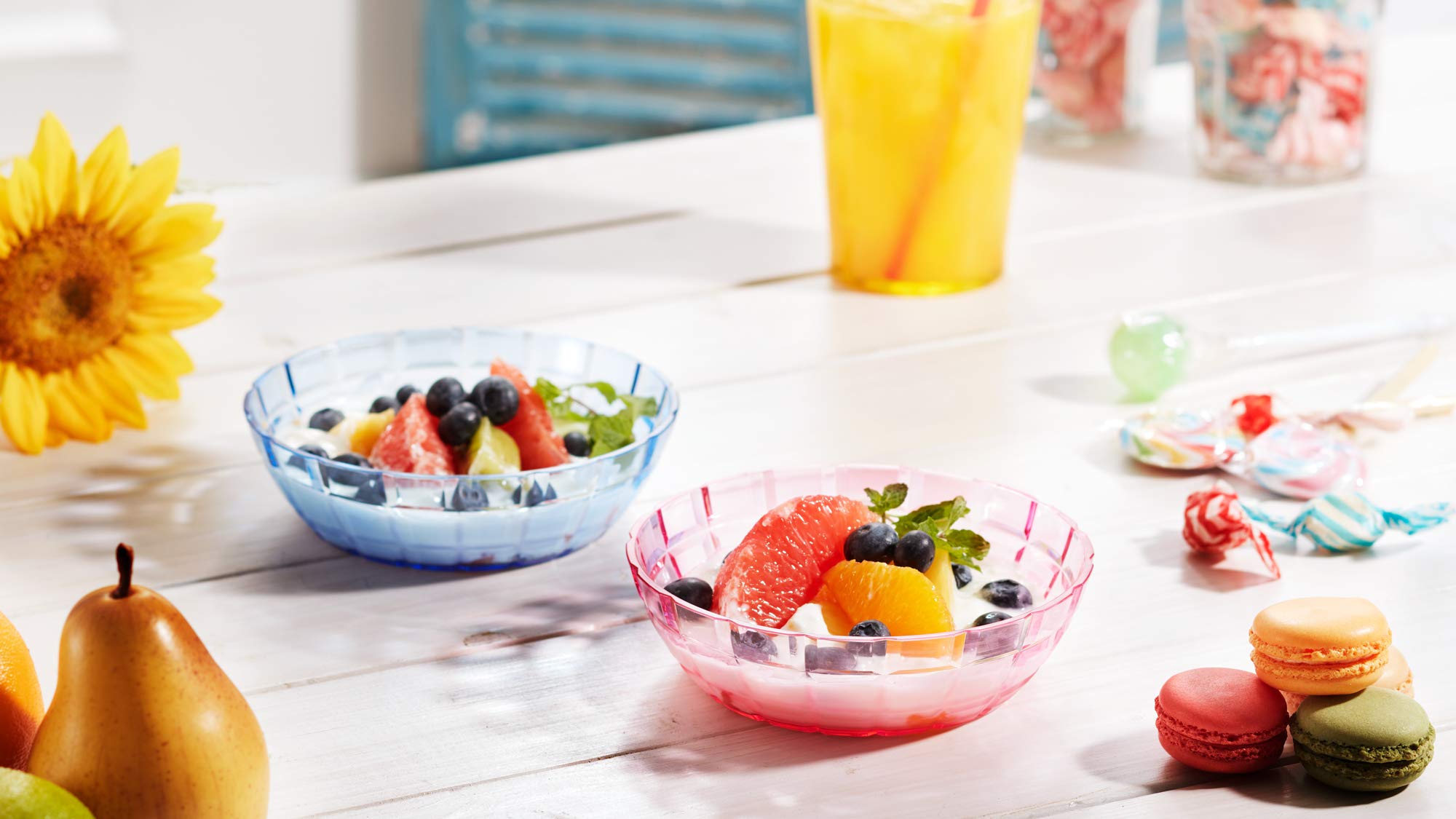 SCANDINOVIA made in Japan super-grade acrylic bowls in hand