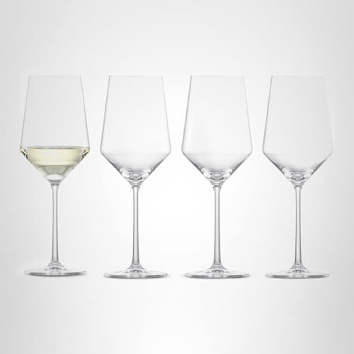 Schott Zwiesel Pure Sauvignon Blanc glass close-up showing crystal clarity
