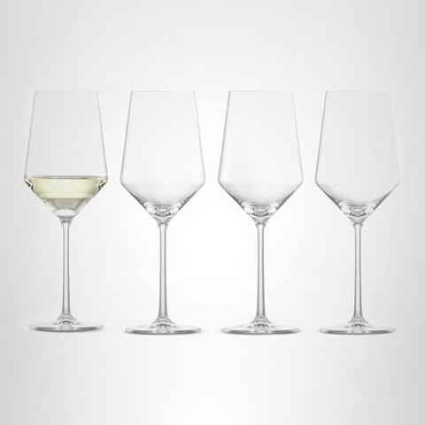Schott Zwiesel Pure Sauvignon Blanc glass close-up showing crystal clarity