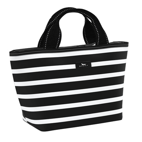SCOUT Nooner exterior view shows lightweight, compact lunch bag.