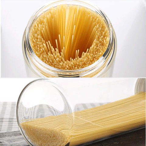 SCWBOEII food-grade plastic jar stores dry goods safely and neatly.