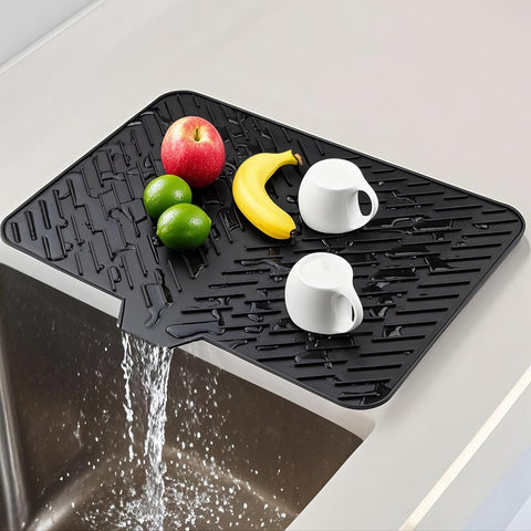 SCYFREID self-draining mat shows diagonal ridges for efficient air drying