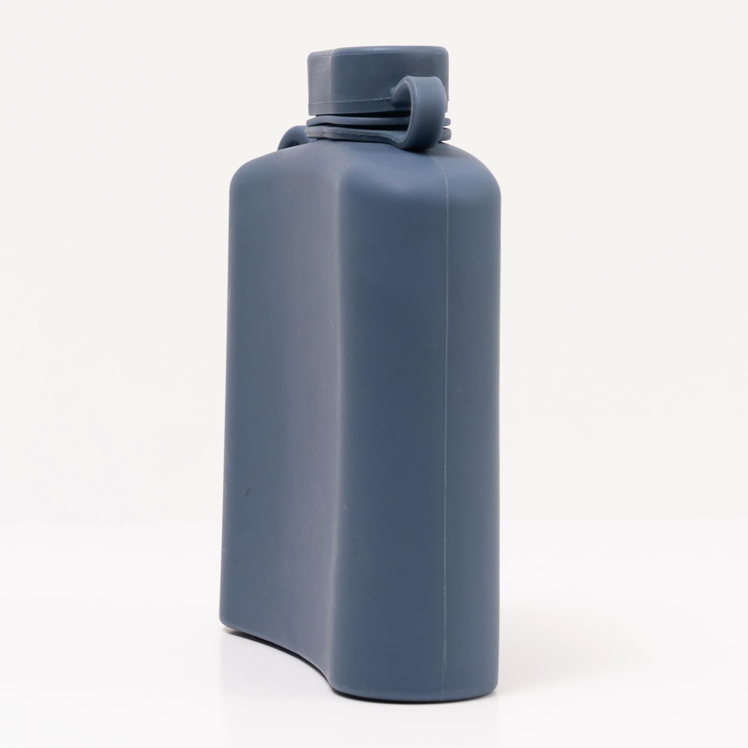 Secret Swig leak-proof cap seals safely during events and outdoor outings.
