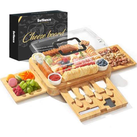 SEFILENCE charcuterie board with lid and handle showing secure lid for picnics