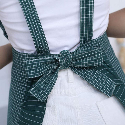 Sefiron Princess Apron suited for cooking, baking, gardening, and cafe tasks.