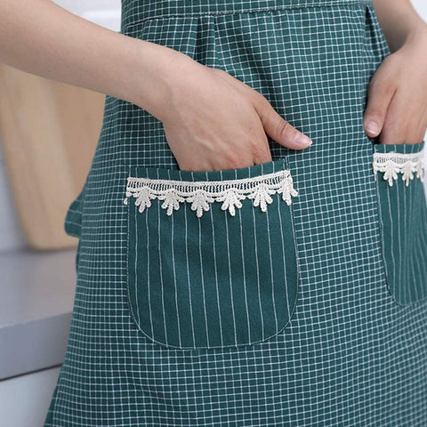 Sefiron Princess Apron pockets keep phone and notebook within reach.