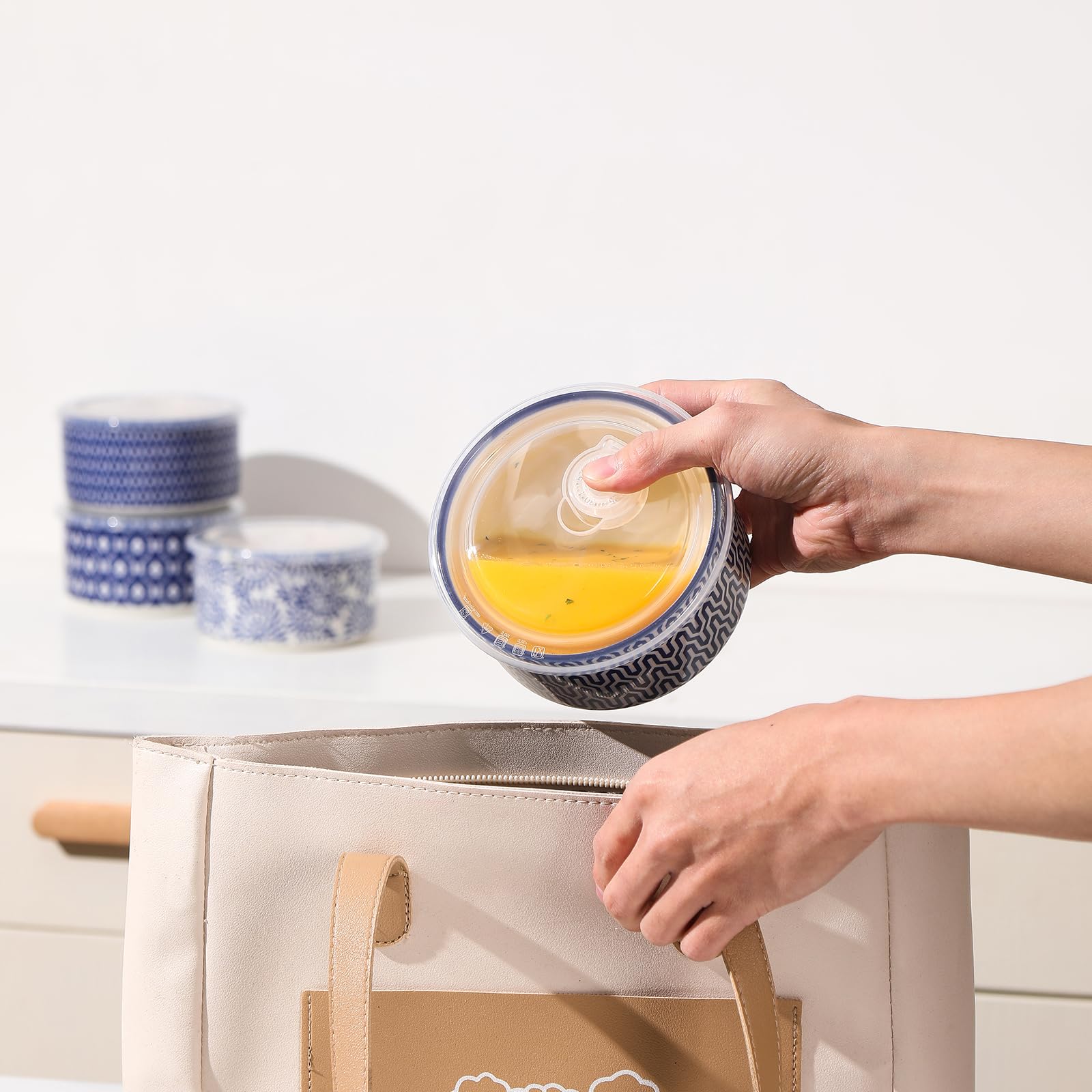 Selamica lid close-up shows airtight seal for fresh leftovers.