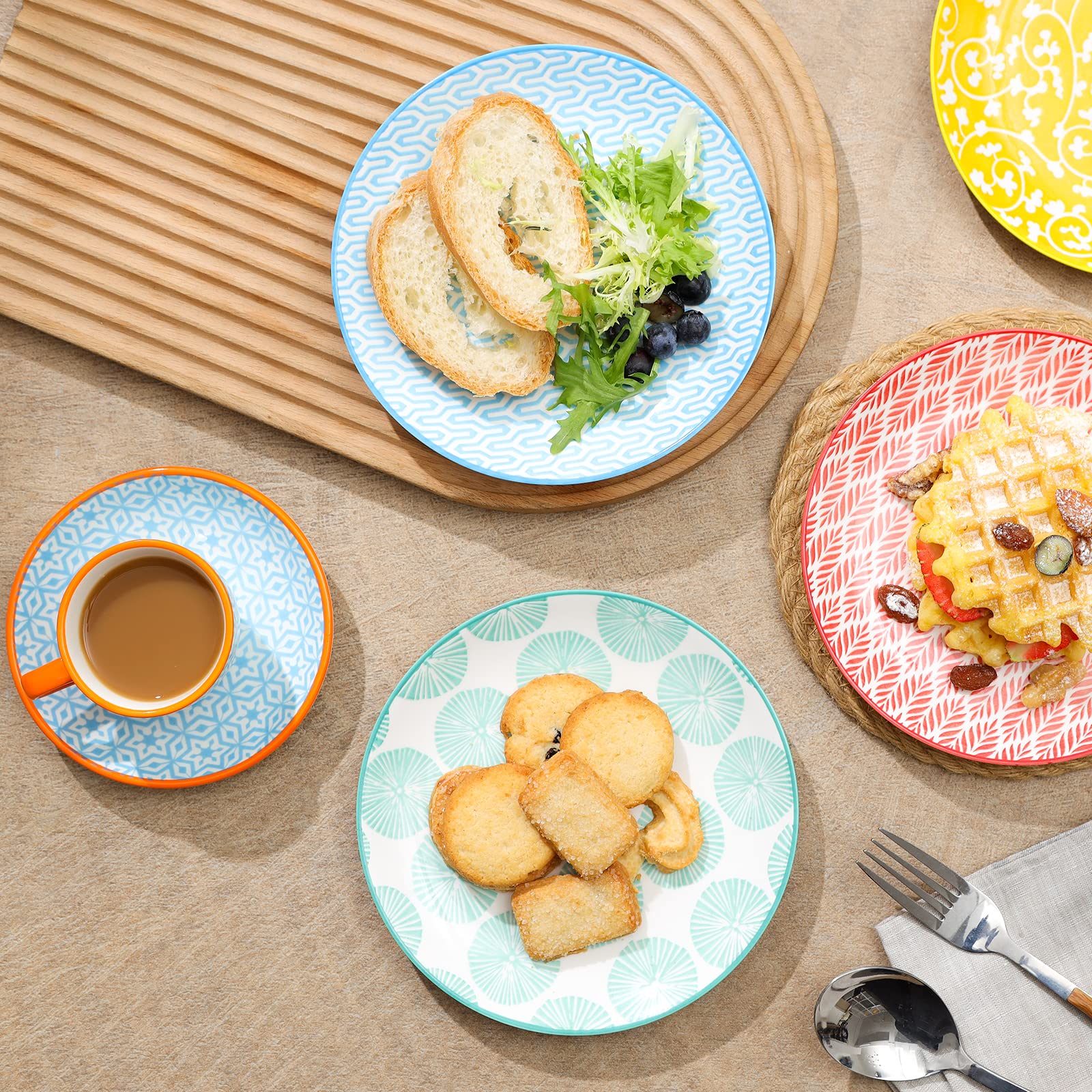 Selamica gift-ready porcelain plates for entertaining and gifting.