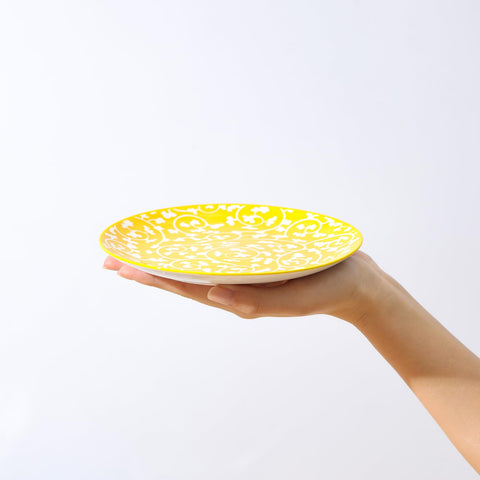 Selamica mini dinner plate showing salad and snack use.