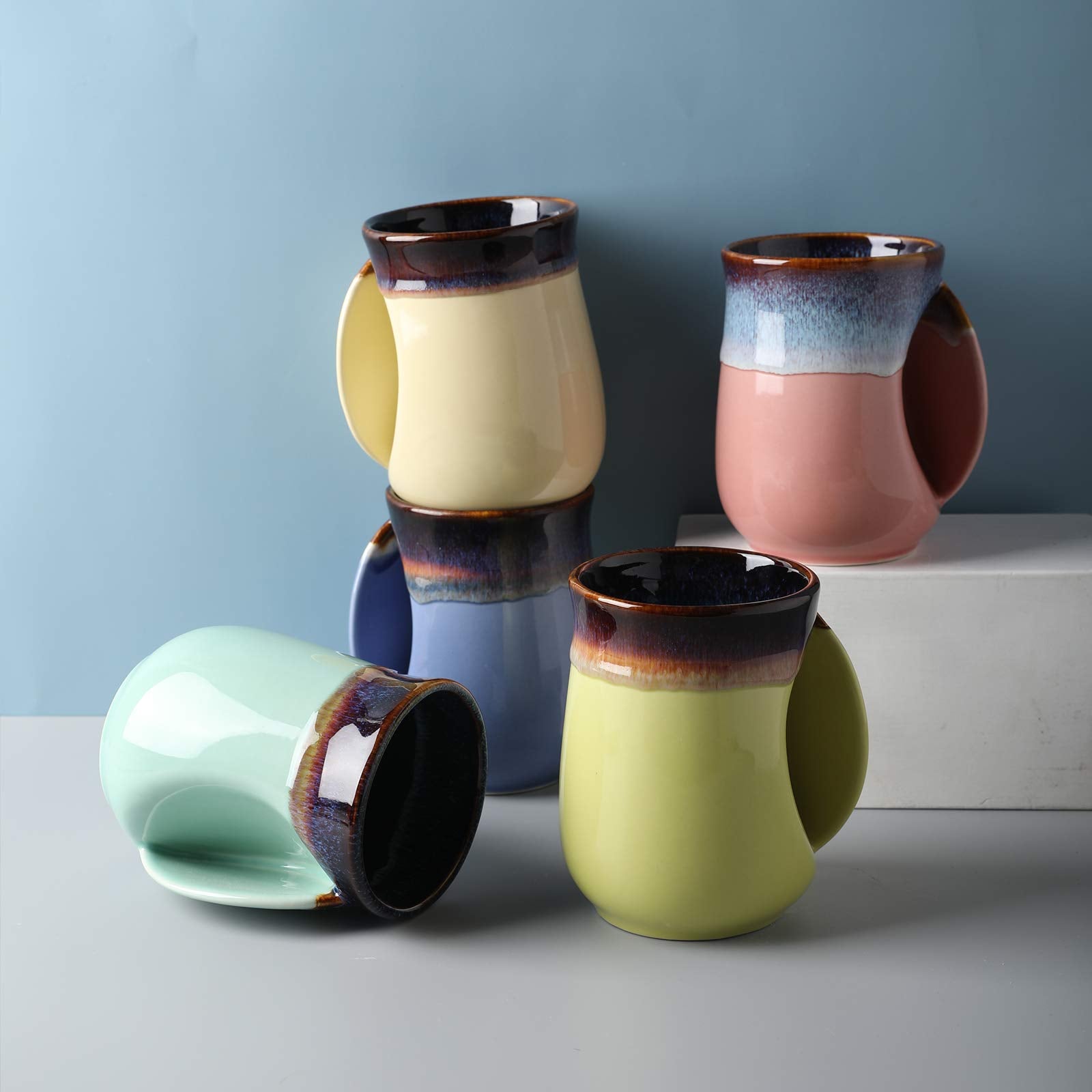 Selamica novelty glazing pattern mug with color-rich finish.