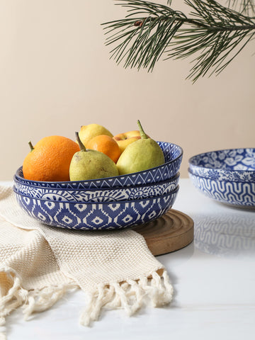 Selamica stackable bowls demonstrating easy storage.