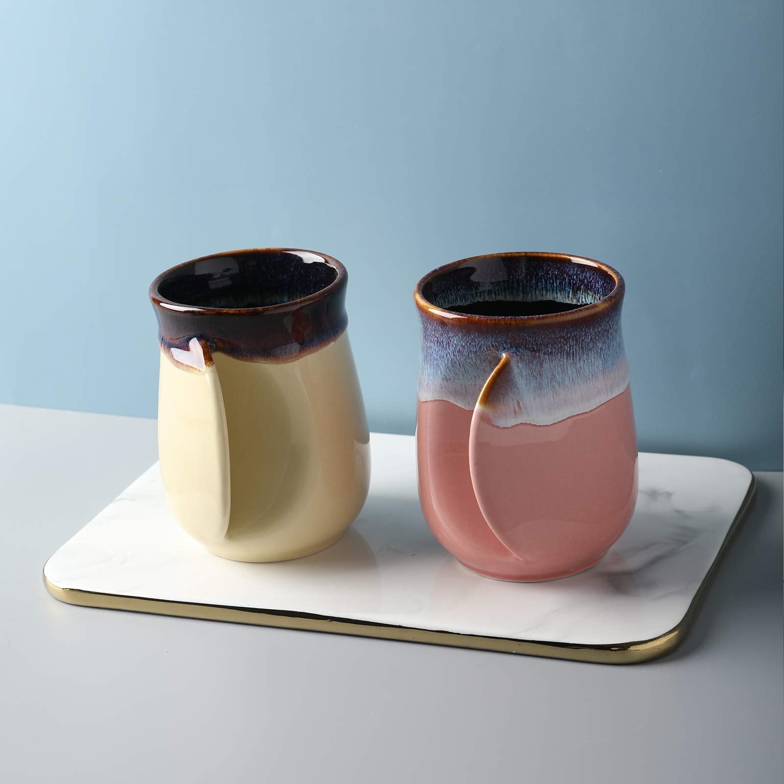 Selamica right-handed mug ready for coffee or tea in mint finish.
