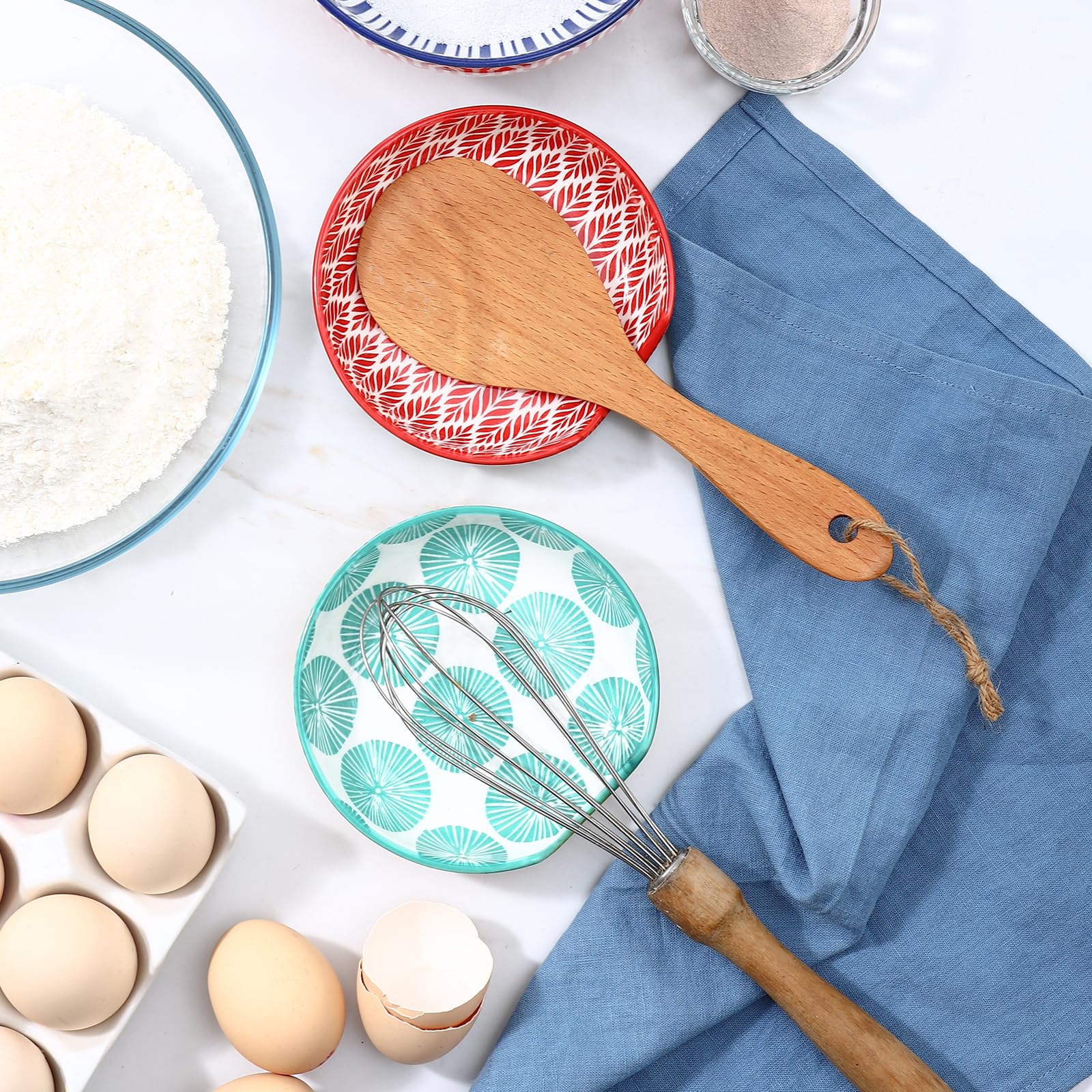 Selamica spoon rest set keeps kitchen counters neat and clutter-free