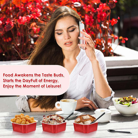 Selizo clear lids snap on securely to keep treats fresh.