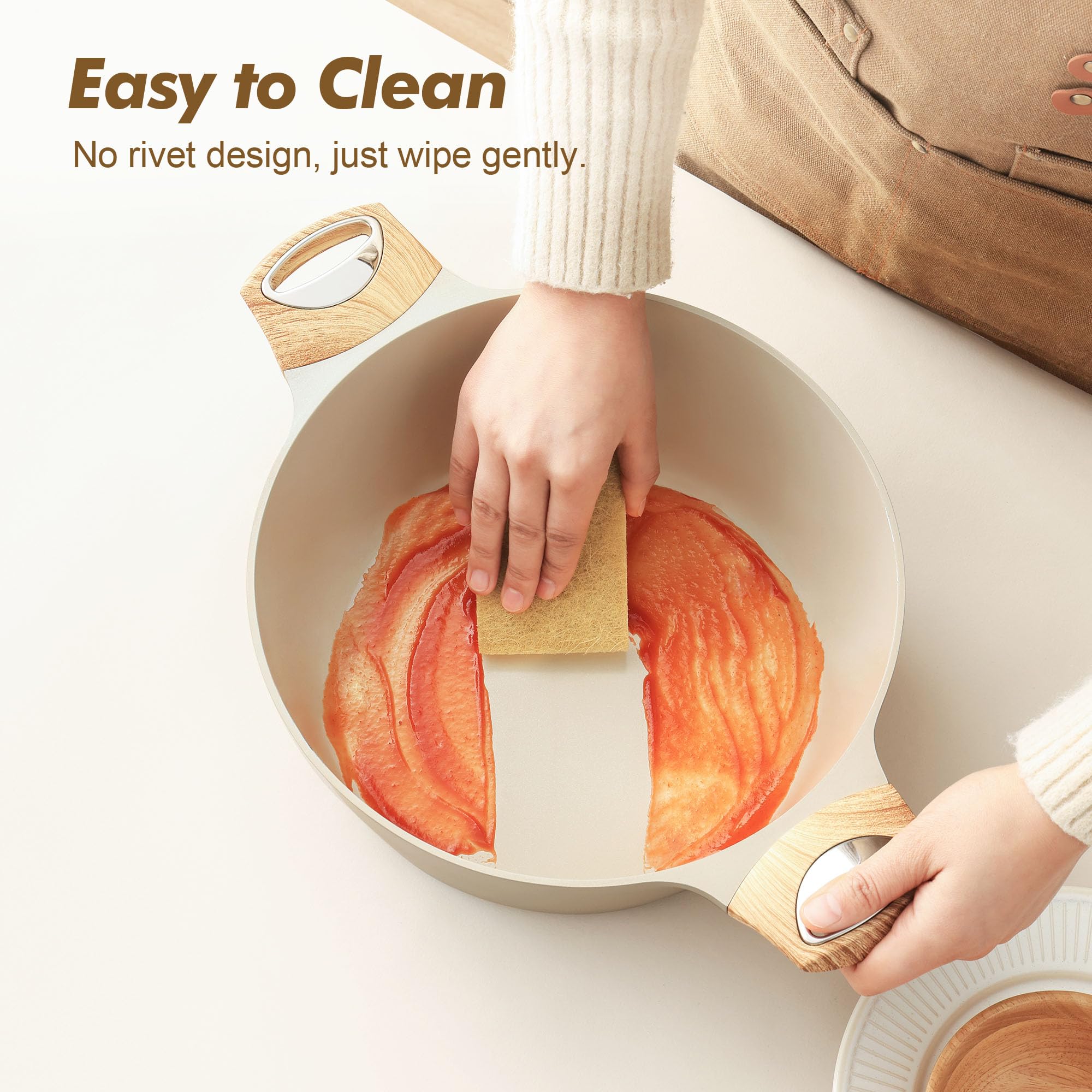 SENSARTE explosion-proof glass lid keeps watching sauces with minimal splatter.