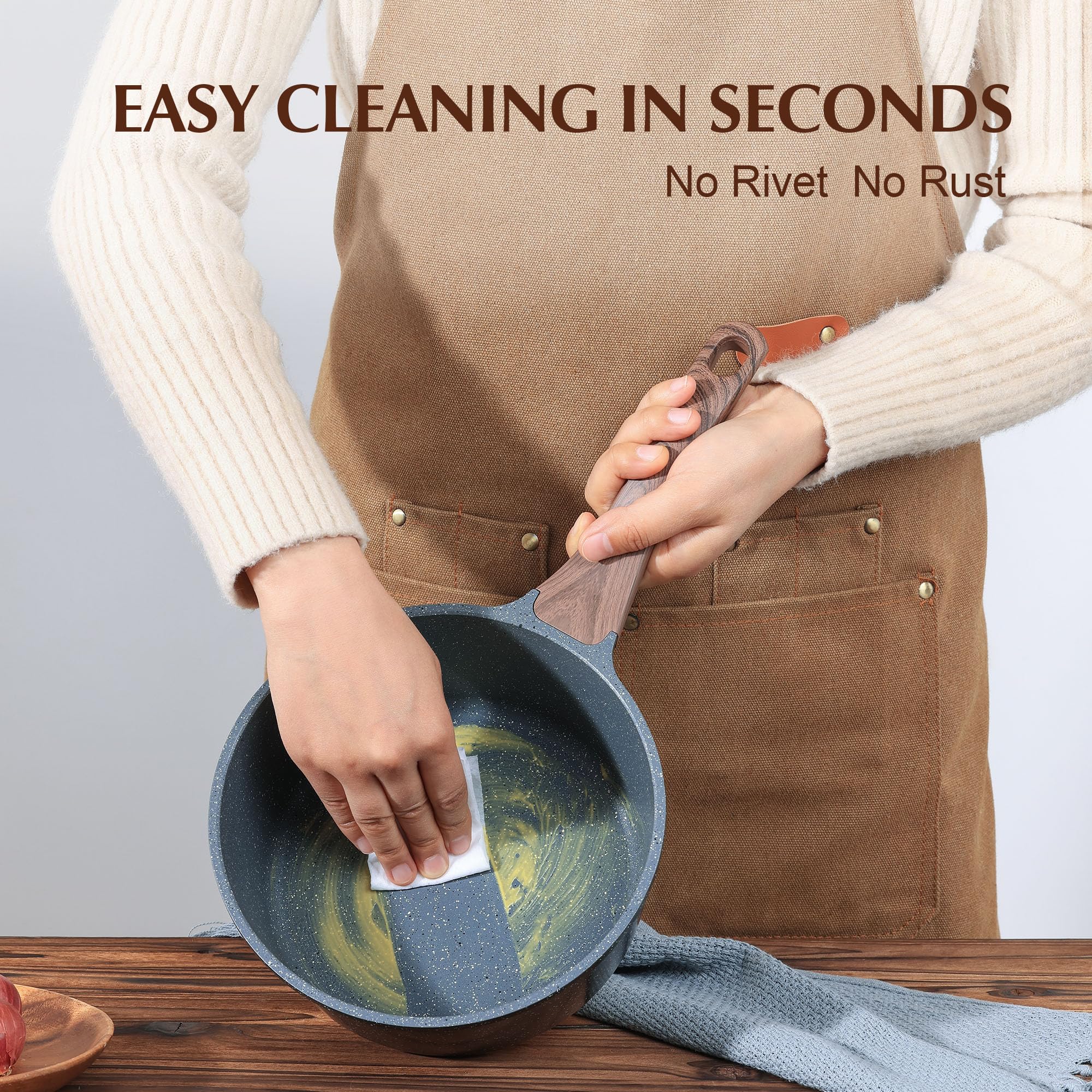 Sensarte glass lid overview lets you monitor simmering without splashes.