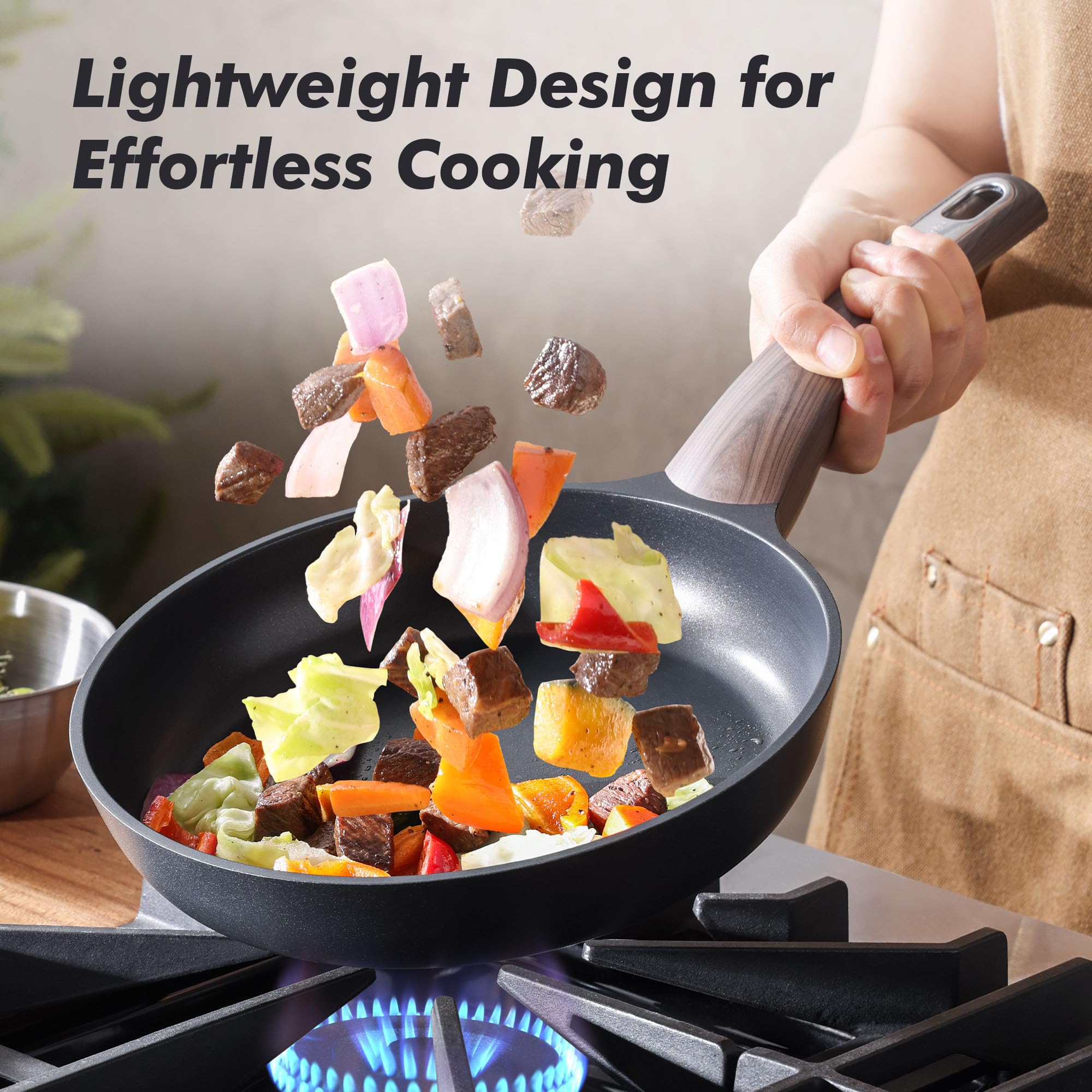 SENSARTE induction-compatible base heats quickly and evenly.