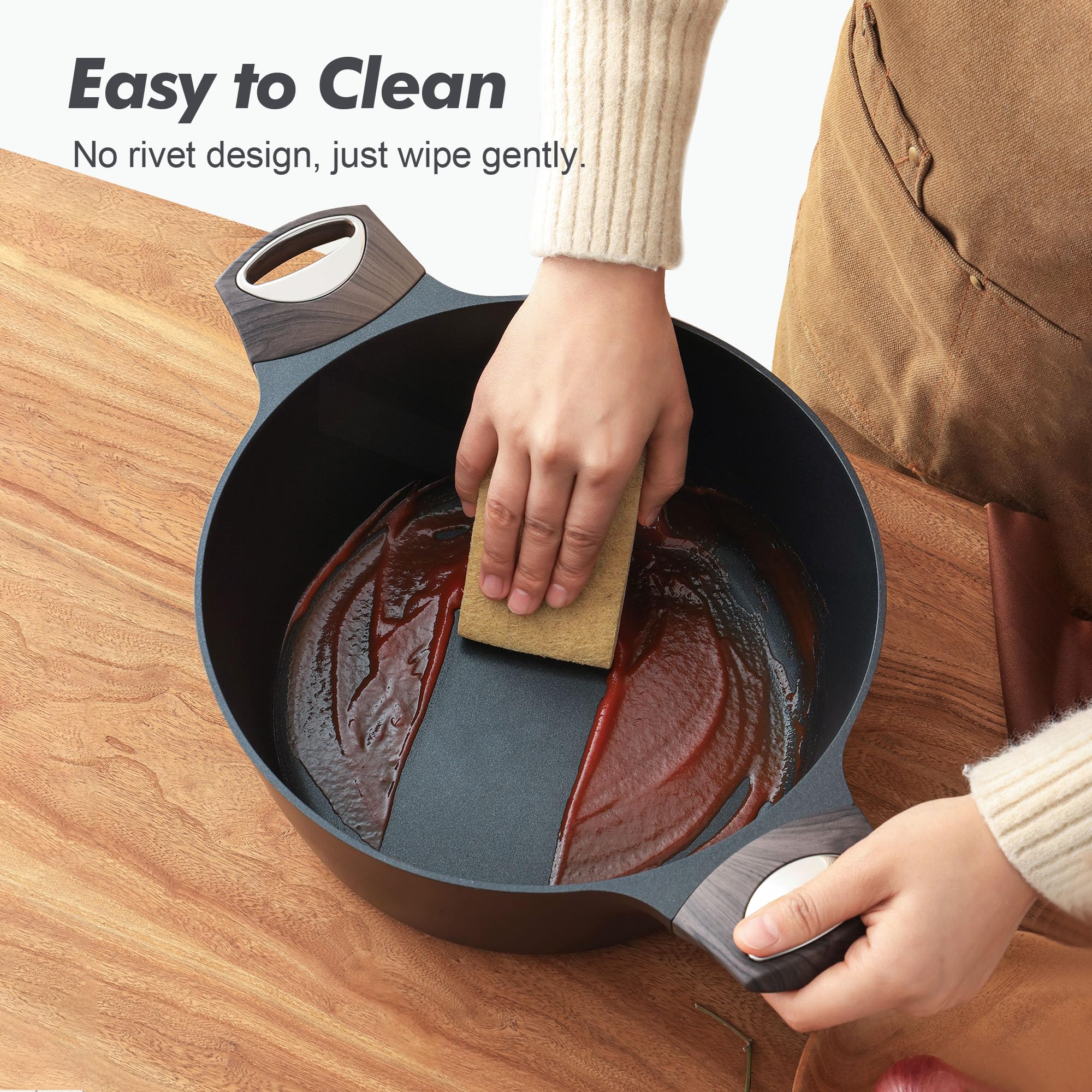 SENSARTE wood-grain Bakelite handle offers comfortable grip during cooking.