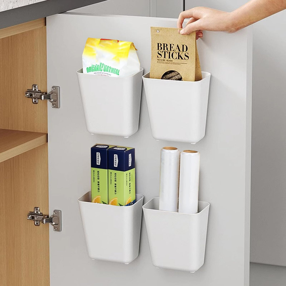 Senylanhxy 4-piece storage box on kitchen door saves space and keeps spices neat.