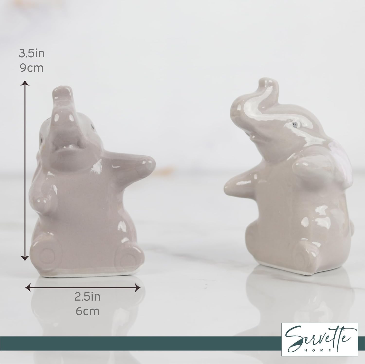 Servette Home set shown with pour holes for easy seasoning.