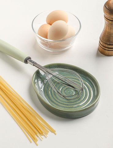 Dishwasher-safe design makes cleanup easy after cooking sessions.