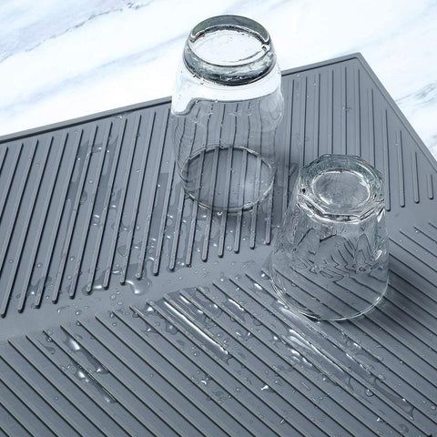 SFBBCLOZ heat insulation pad protects countertops during drying.
