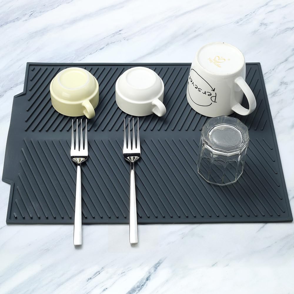 SFBBCLOZ mat features non-slip bottom to keep dishes stable.