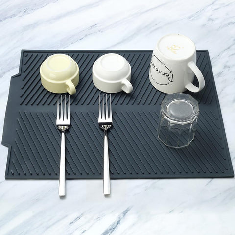 SFBBCLOZ mat features non-slip bottom to keep dishes stable.