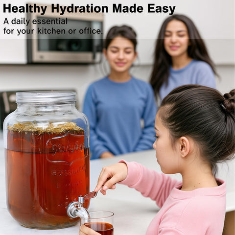 SHANDERBAR wide-mouth locking lid seals in freshness for easy refills.