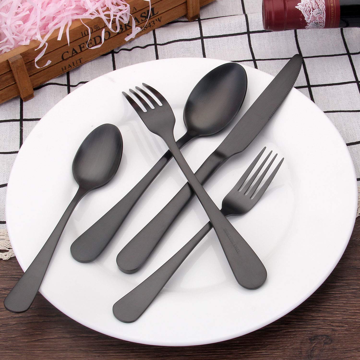 Elegant table setting with Sharecook matte black flatware for weddings and parties.