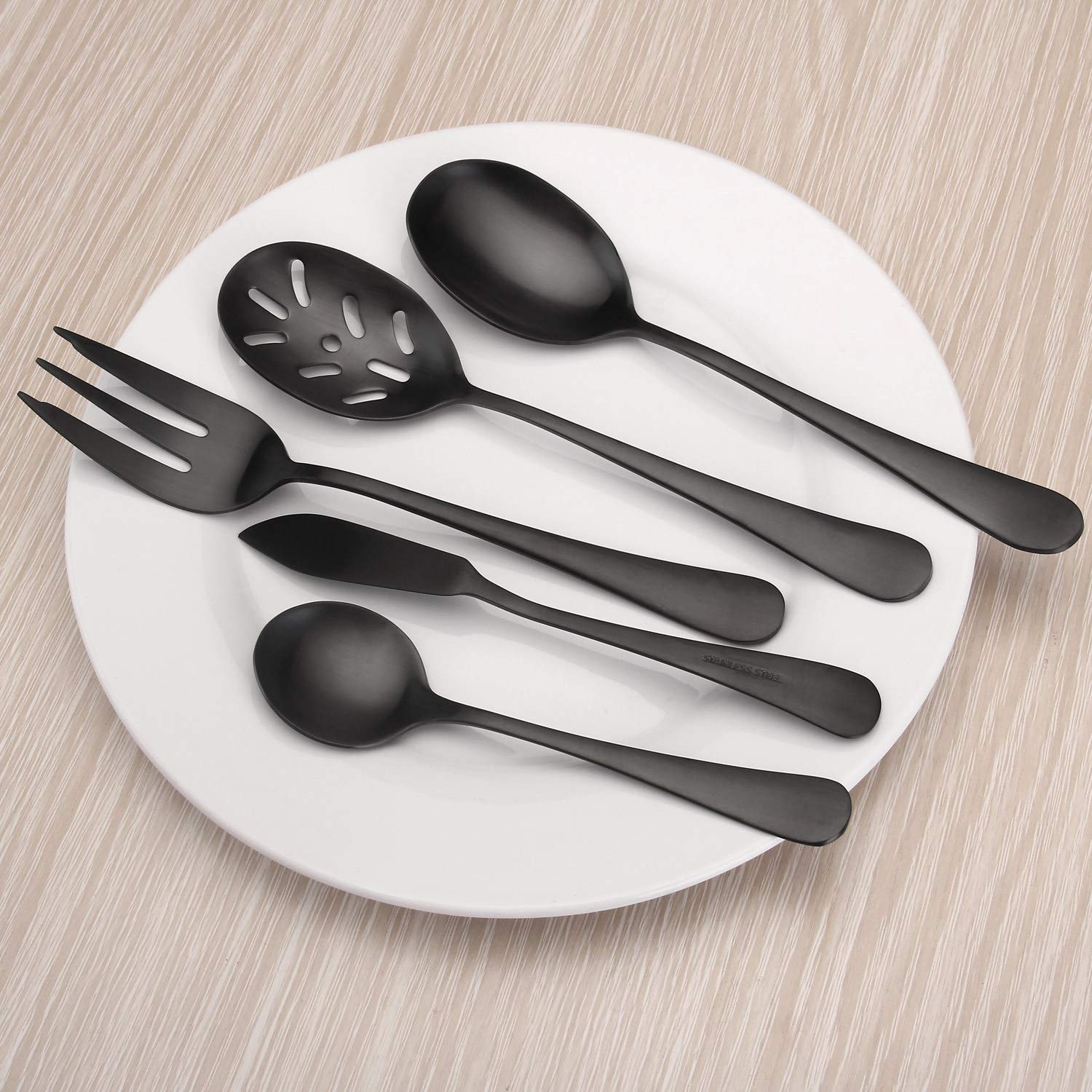 Sharecook matte black serving set on table, dishwasher-safe and rust-resistant for everyday use.