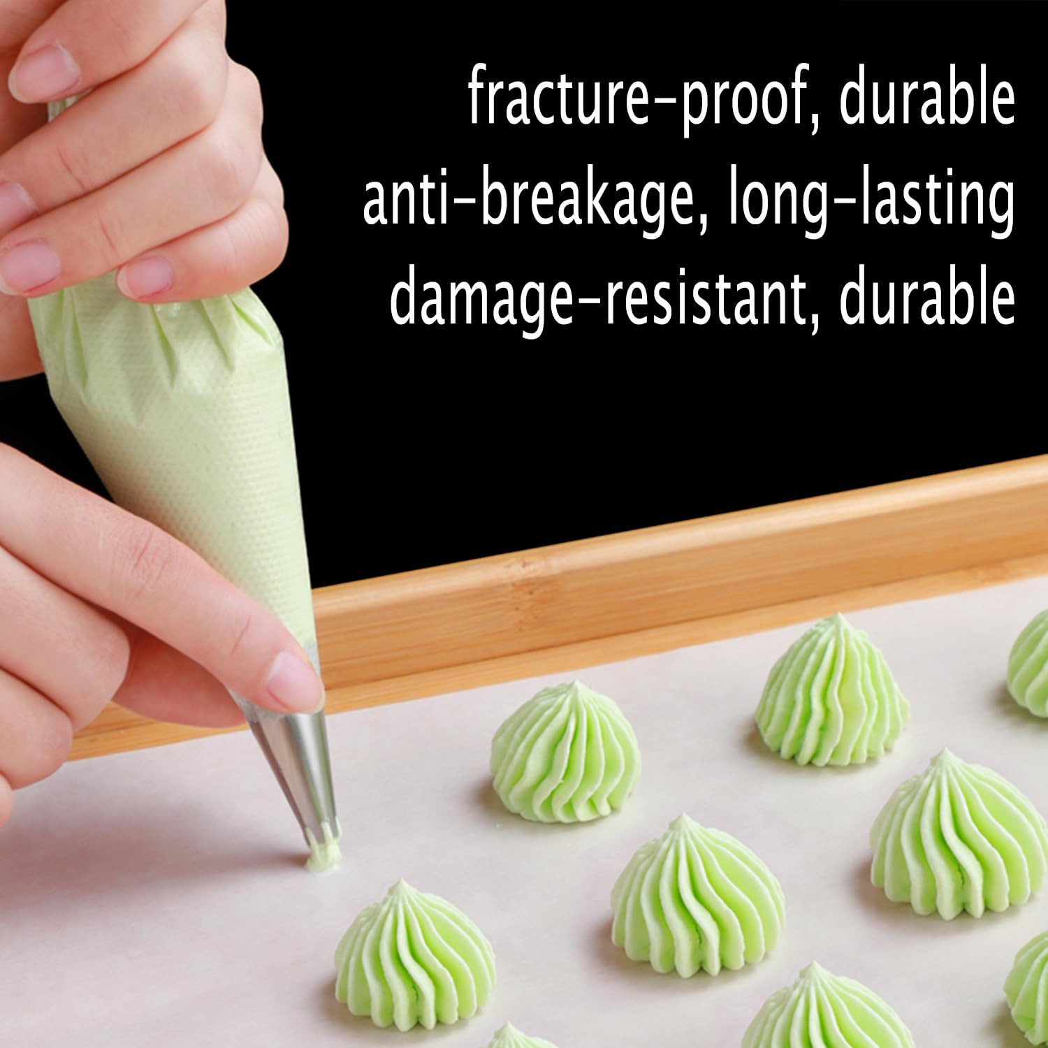 SHENGWANGYANGLUO kit enables versatile decorating on cakes, cupcakes, cookies