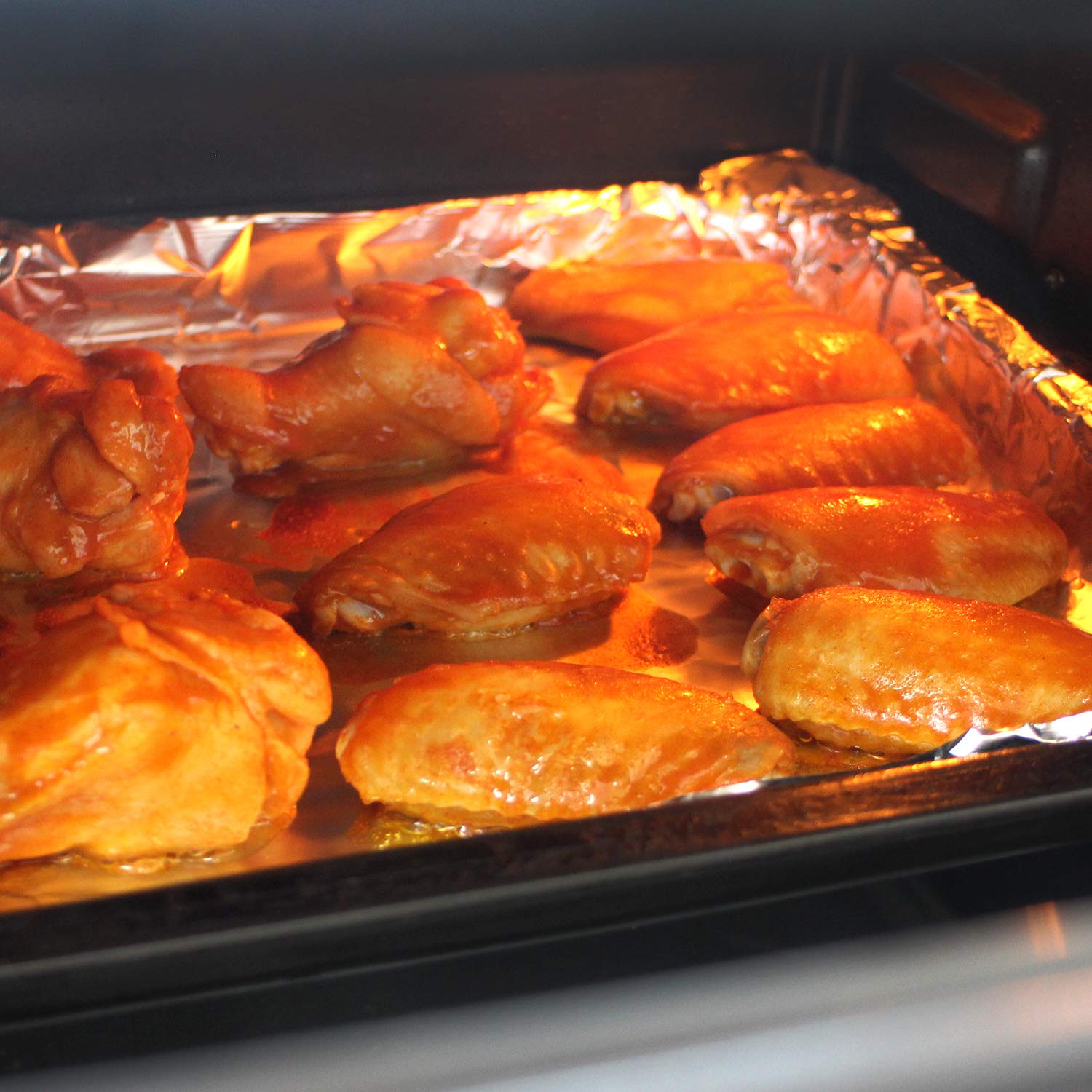Shinsin baking sheets resist warping for reliable oven results.