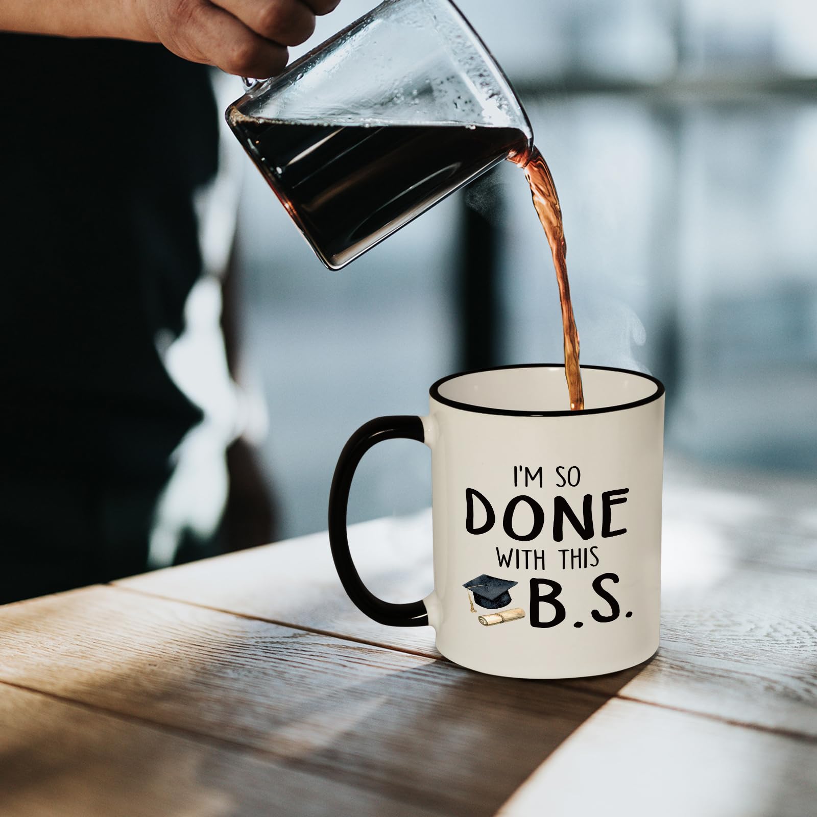 Shqiueos graduation mug nursing-focused design celebrates healthcare graduates.