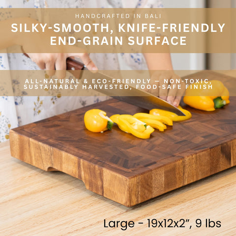 SHUMARU knife-friendly end-grain design protects blades during chopping.