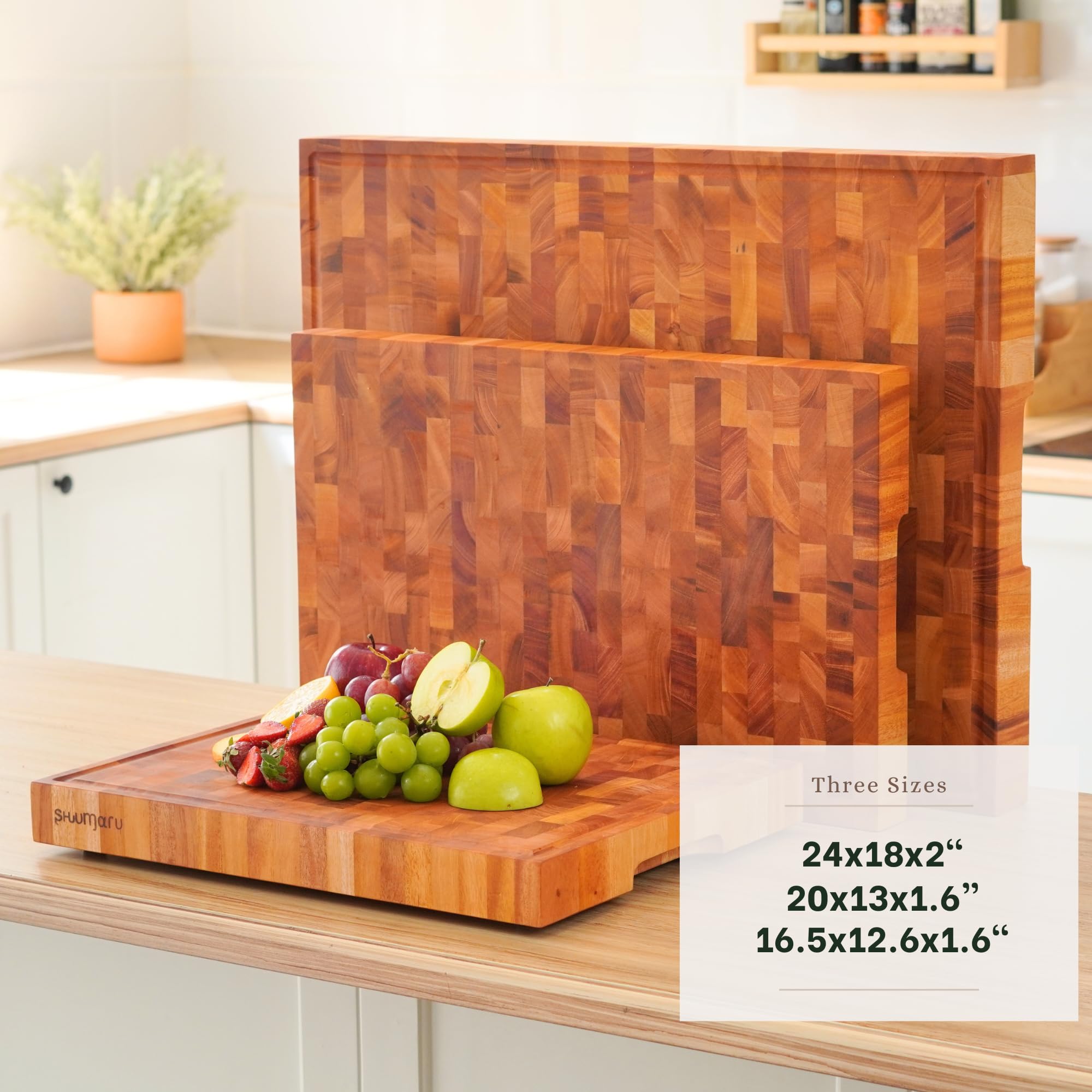 SHUMARU Mahogany end-grain cutting board underside promotes airflow and quick drying.