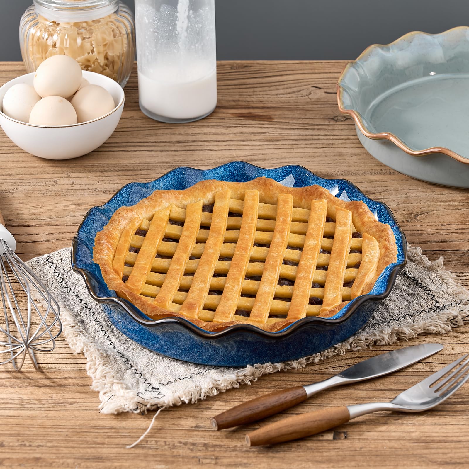 SIDUCAL pie pan is easy to clean and dishwasher safe.