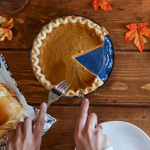 SIDUCAL bakeware with a scratch-resistant glaze that stays glossy.