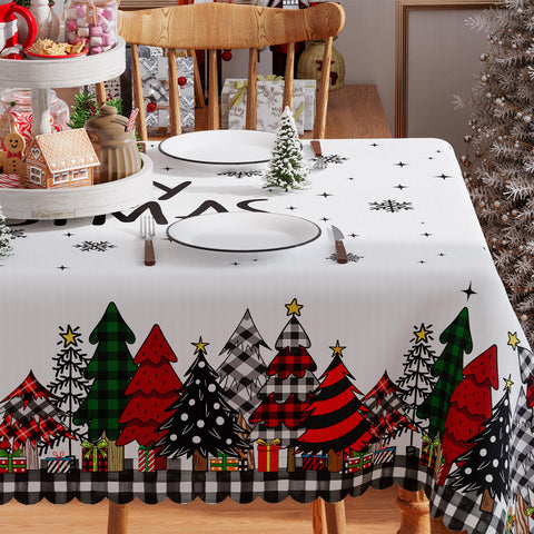 Siilues plaid Merry Christmas trees design adds seasonal ambiance to any table.