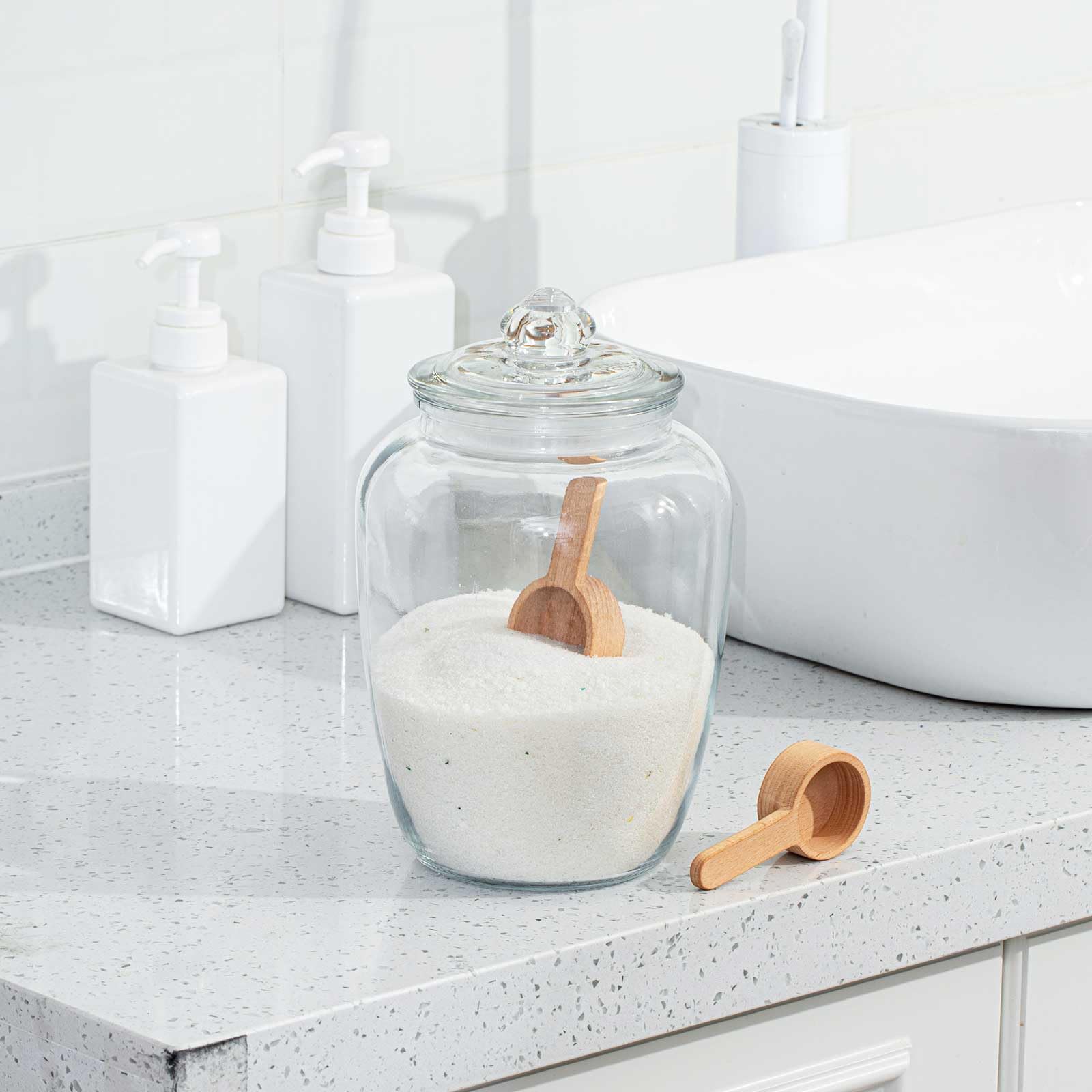 SiliFine glass jar in kitchen decor suitable for snacks or tea