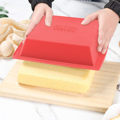 SILIVO nonstick silicone bakeware with easy release for clean desserts.