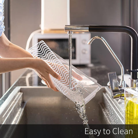 SILIVO removable drain tray helps separate drippings from produce.